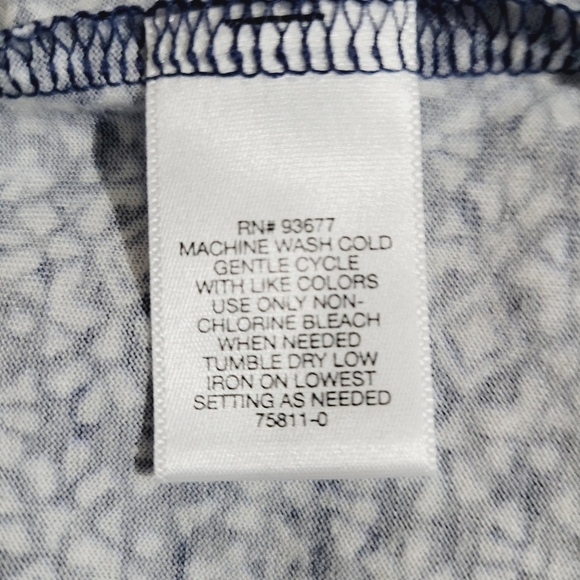 Liz Claiborne Sleeveless Tank Top Shirt Woman's Size PXL Flowey & Lightweight - Picture 10 of 10